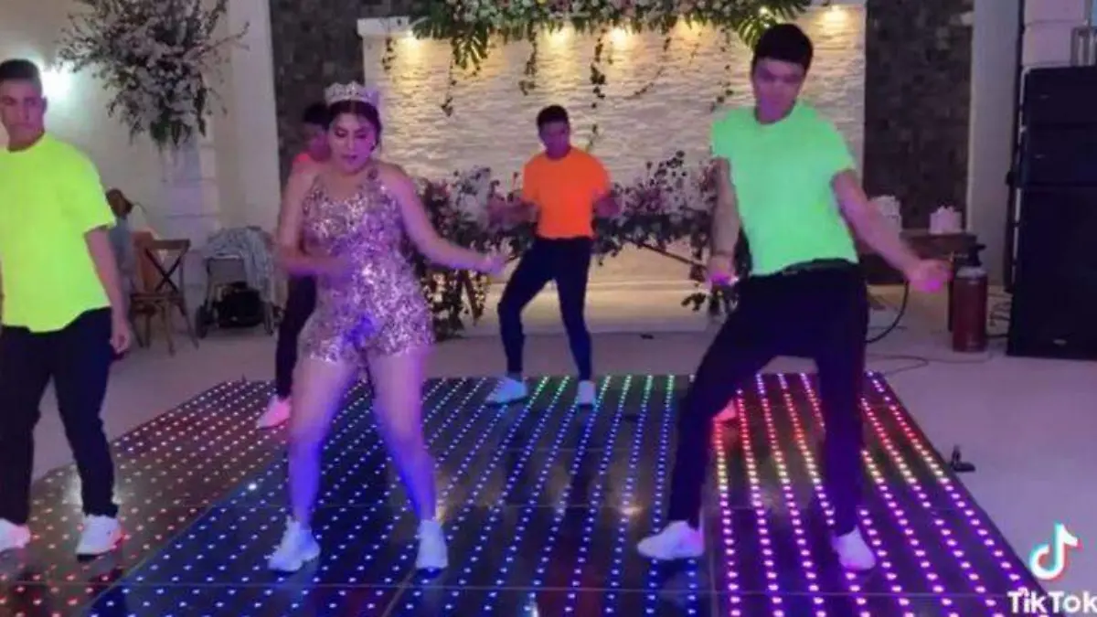 Baile en fiesta de XV años se hace viral por chambelán 